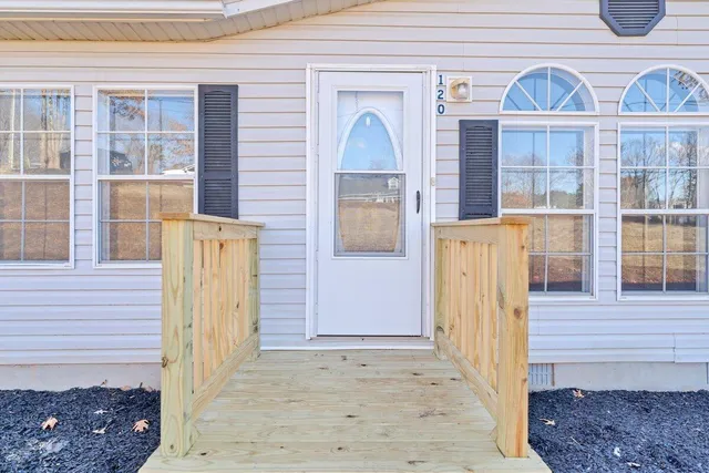 a picture of a utility room with dryer and washer