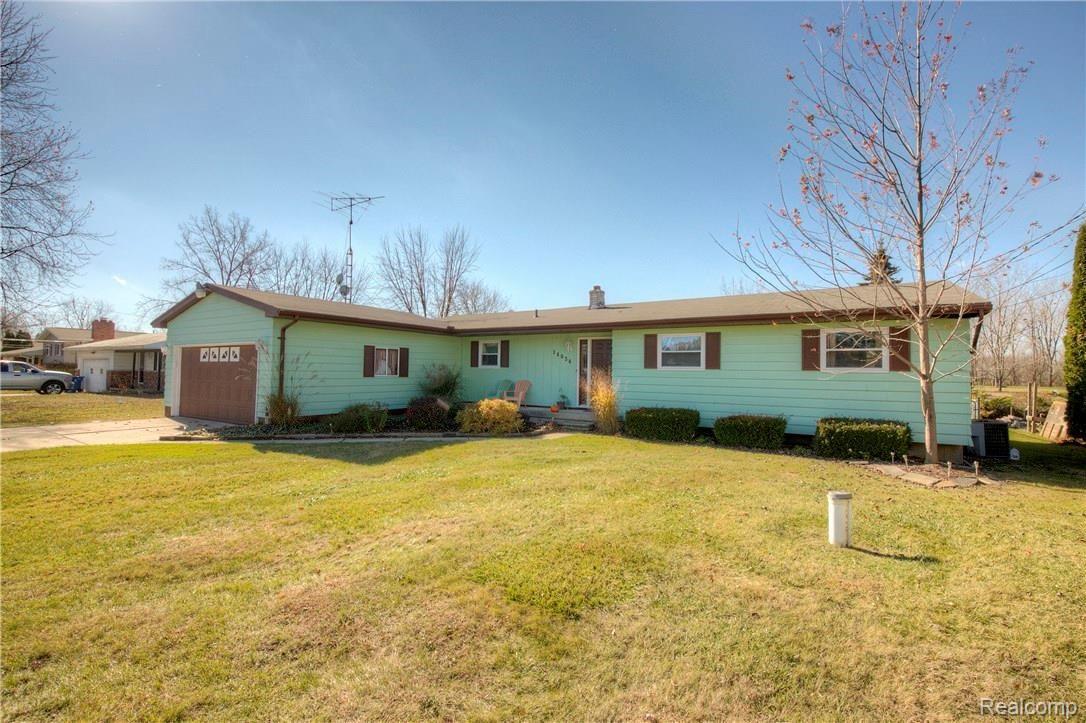 14034 North Road Fenton, MI 48430 - Photo 1 of 57 930A9400_1_2.jpg