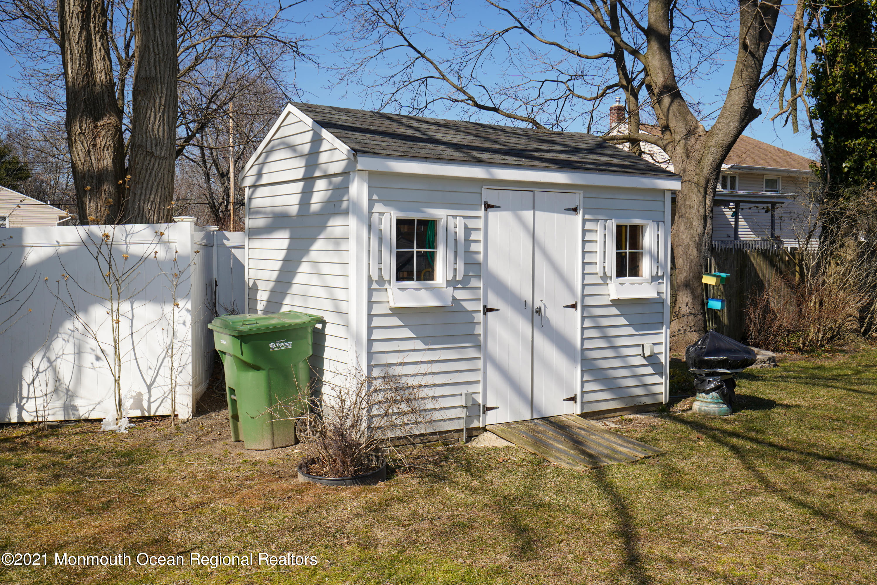 11 Brookside Road Neptune Township, NJ 07753 - Photo 26 of 35 DSC08156