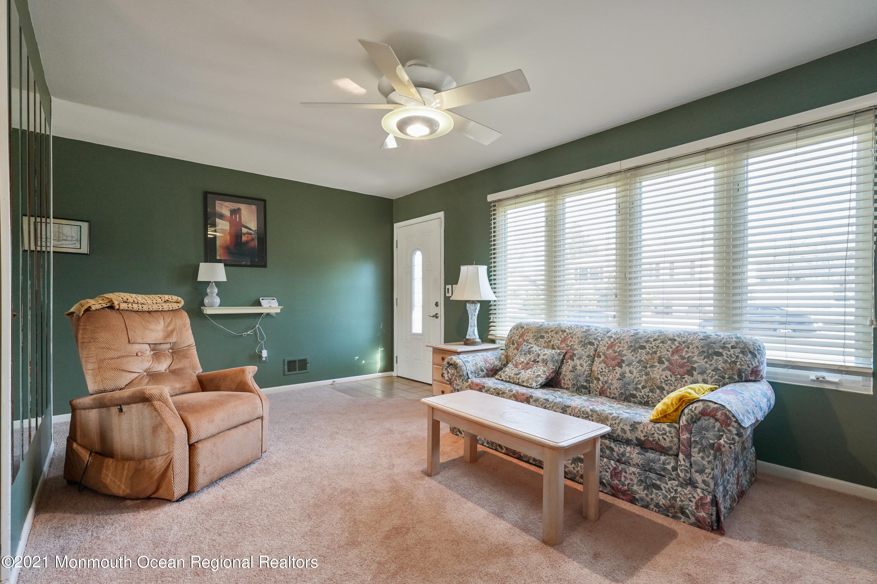 11 Brookside Road Neptune Township, NJ 07753 - Photo 9 of 35 DSC08106