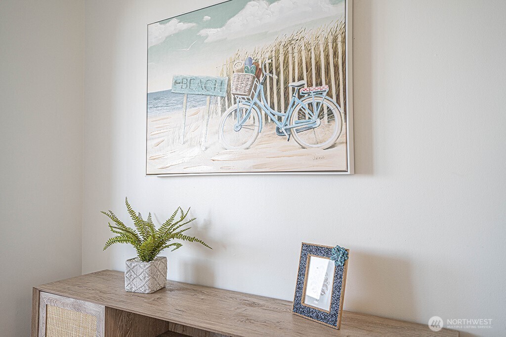 4027 Beach Drive Southwest, Unit 1 Seattle, WA 98116 - Photo 11 of 28 a vase of flowers sitting on a table