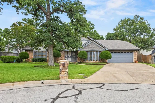 $379,999 | 3603 Ivywild Court, Arlington, TX 76016