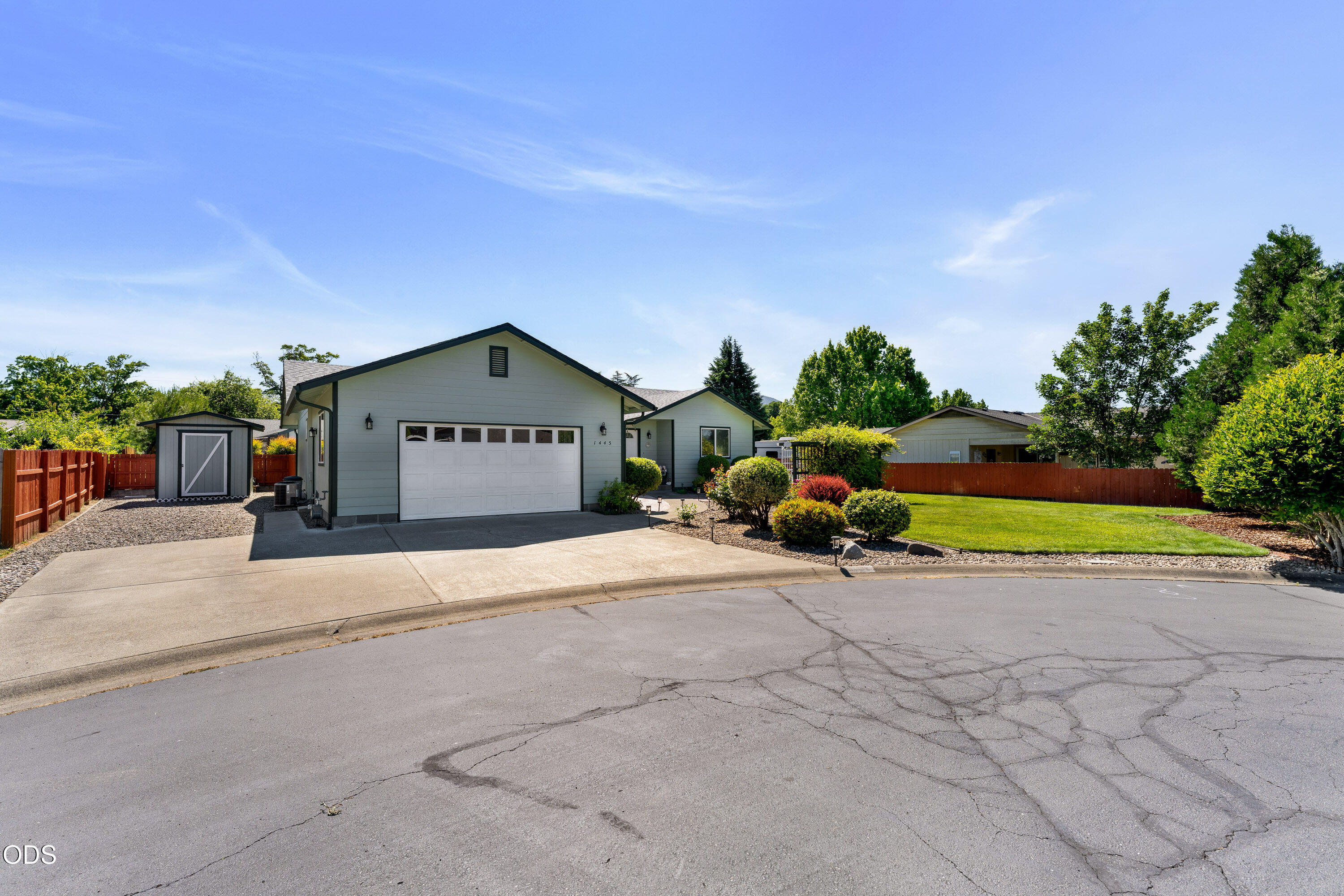 1445 Southwest Silver Maple Way Grants Pass, OR 97526 - Photo 27 of 29