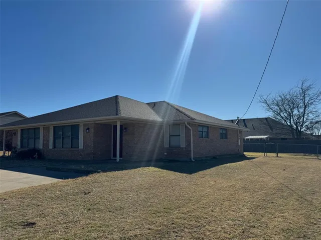 $1,350 | 1002 Harbor Lakes Drive, Granbury, TX 76048