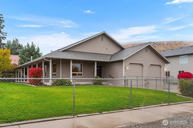 $699,000 | 537 Chrisand Lane, Wenatchee, WA 98801