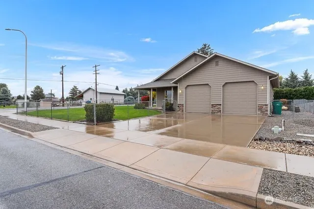 $699,000 | 537 Chrisand Lane, Wenatchee, WA 98801