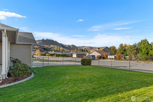 $674,000 | 537 Chrisand Lane, Wenatchee, WA 98801
