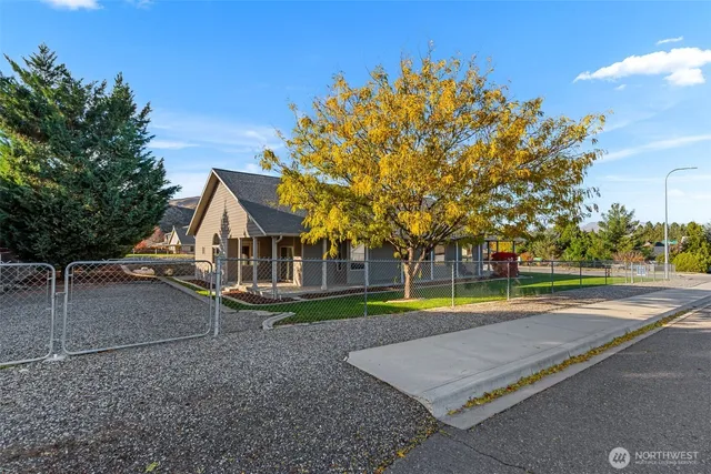 $674,000 | 537 Chrisand Lane, Wenatchee, WA 98801