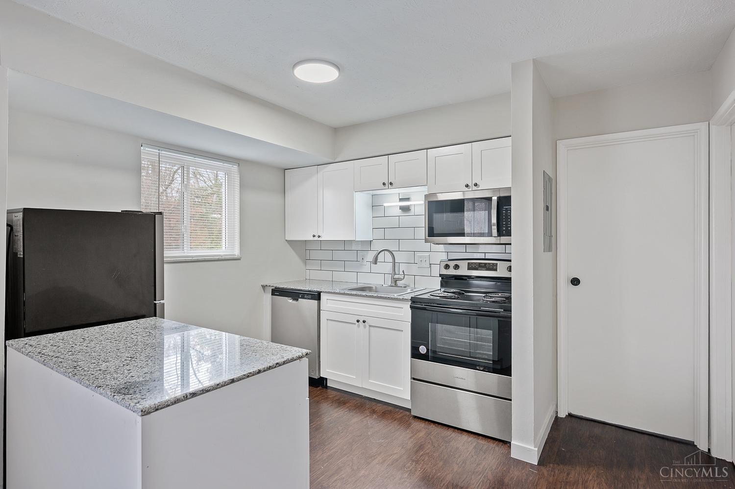 6449 Montgomery Road, Unit 14 Cincinnati, OH 45213 - Photo 8 of 20