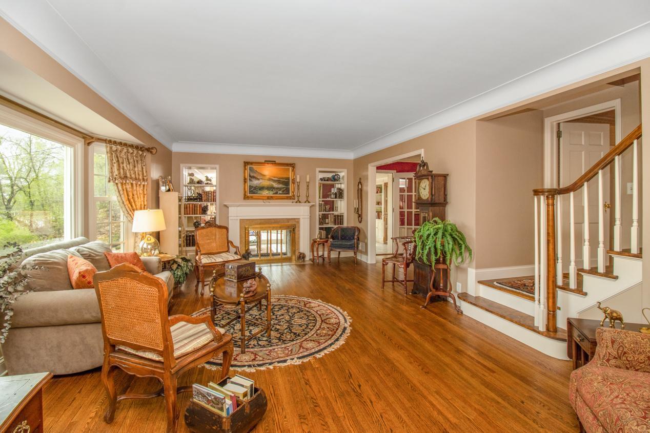 4920 East Sunnyslope Road Edina, MN 55424 - Photo 5 of 50 Gallery Image 5