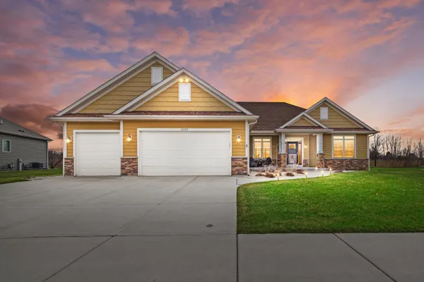 $575,000 | 2757 Cornerstone Way, Mount Pleasant, WI 53403