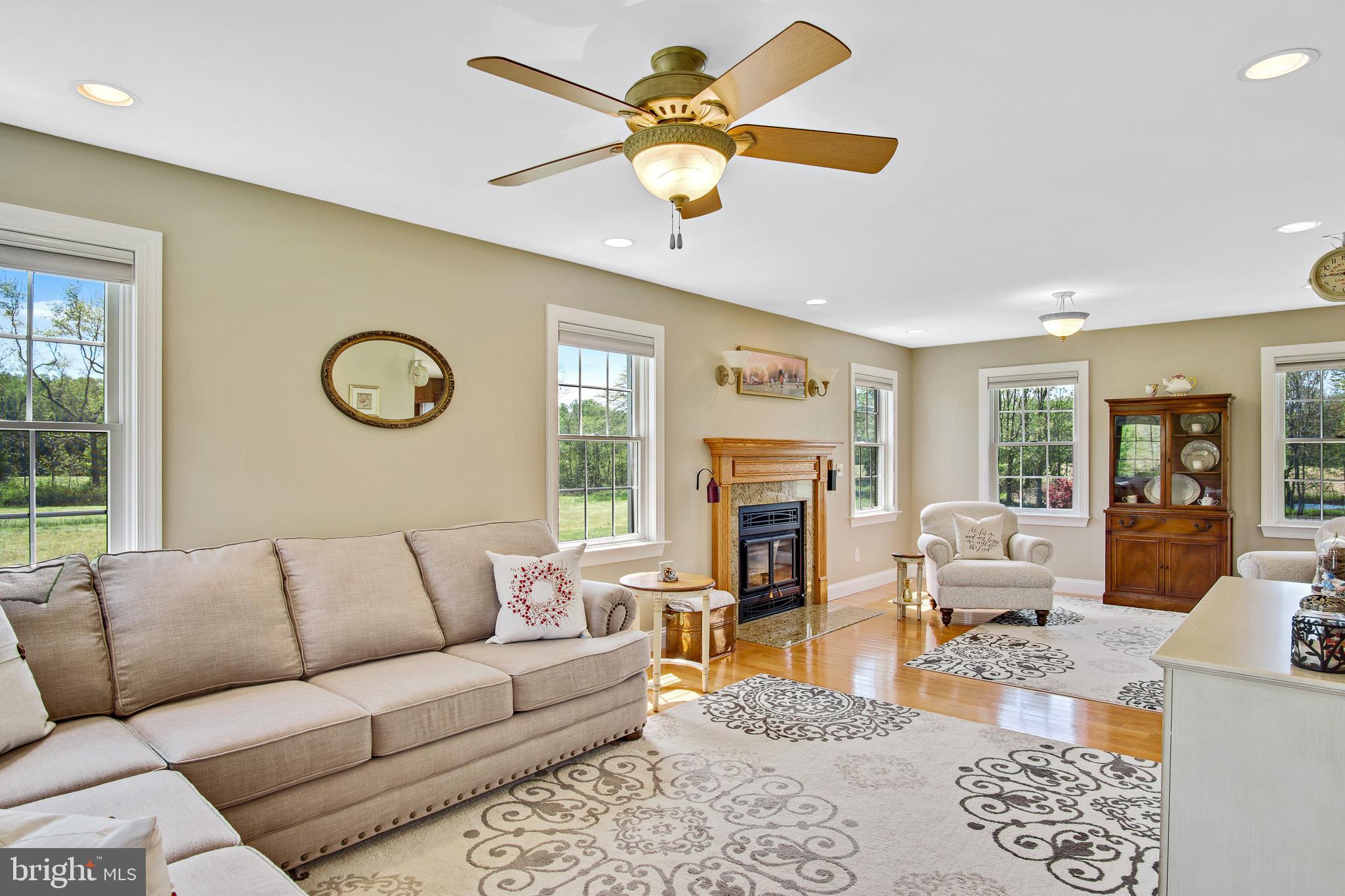 782 Dexter Corner Road Townsend, DE 19734 - Photo 6 of 37 Living room