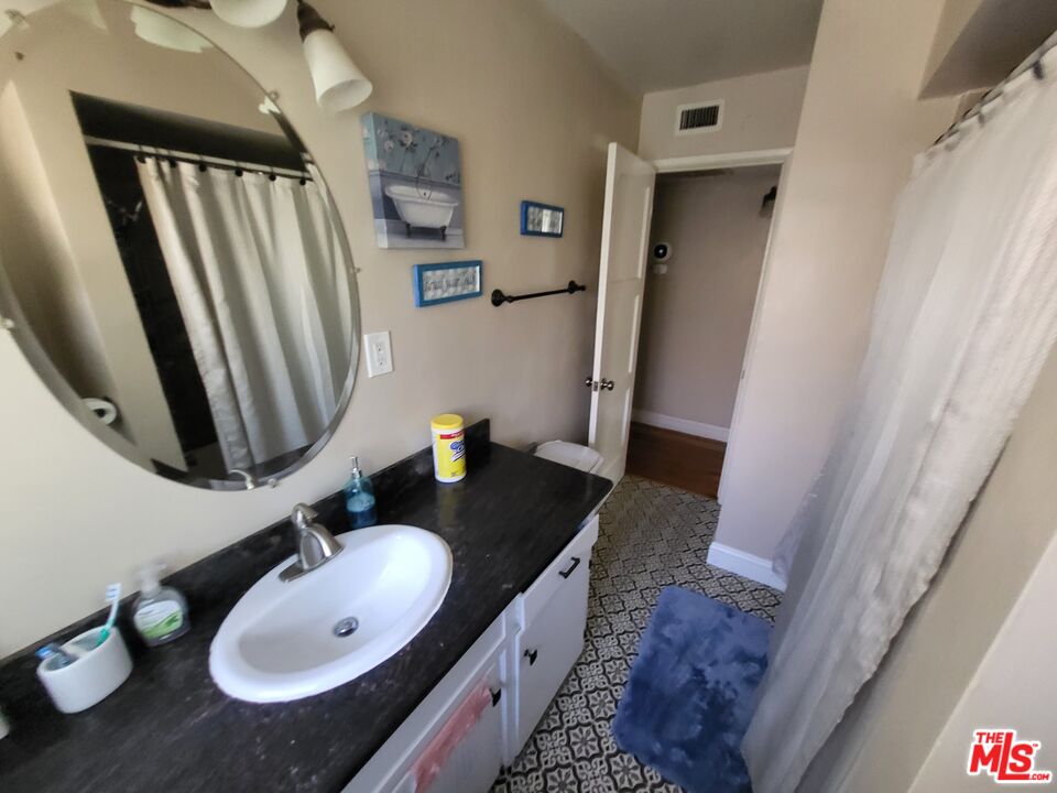 2831 Pine Street Bakersfield, CA 93301 - Photo 18 of 33