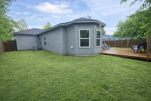 $2,400 | 2646 Tanner Street, Dallas, TX 75215