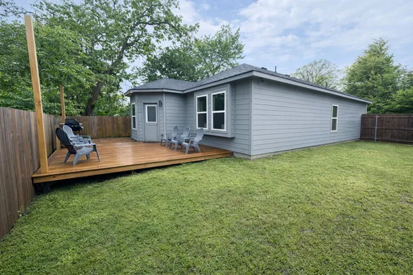 $2,400 | 2646 Tanner Street, Dallas, TX 75215