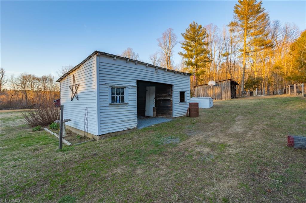 774 Clodfelter Road Thomasville, NC 27360 - Photo 25 of 32 Gallery Image 25