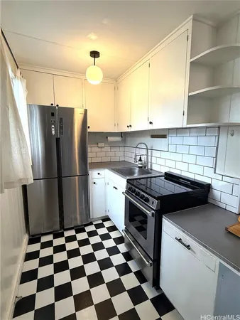 $2,990 | 1649 10th Avenue, Unit A, Honolulu, HI 96816