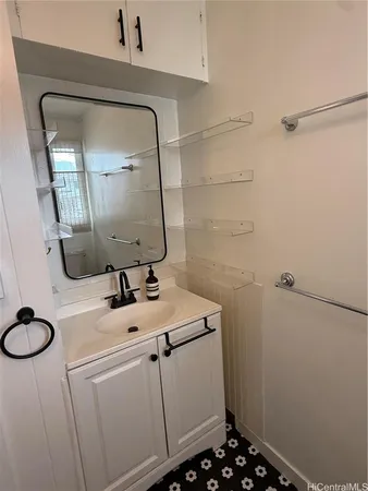 $2,990 | 1649 10th Avenue, Unit A, Honolulu, HI 96816