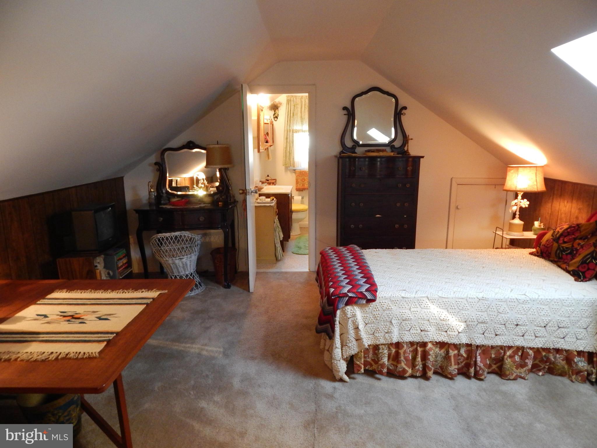 1258 Greystone Road Baltimore, MD 21227 - Photo 11 of 24 Bath (Master)