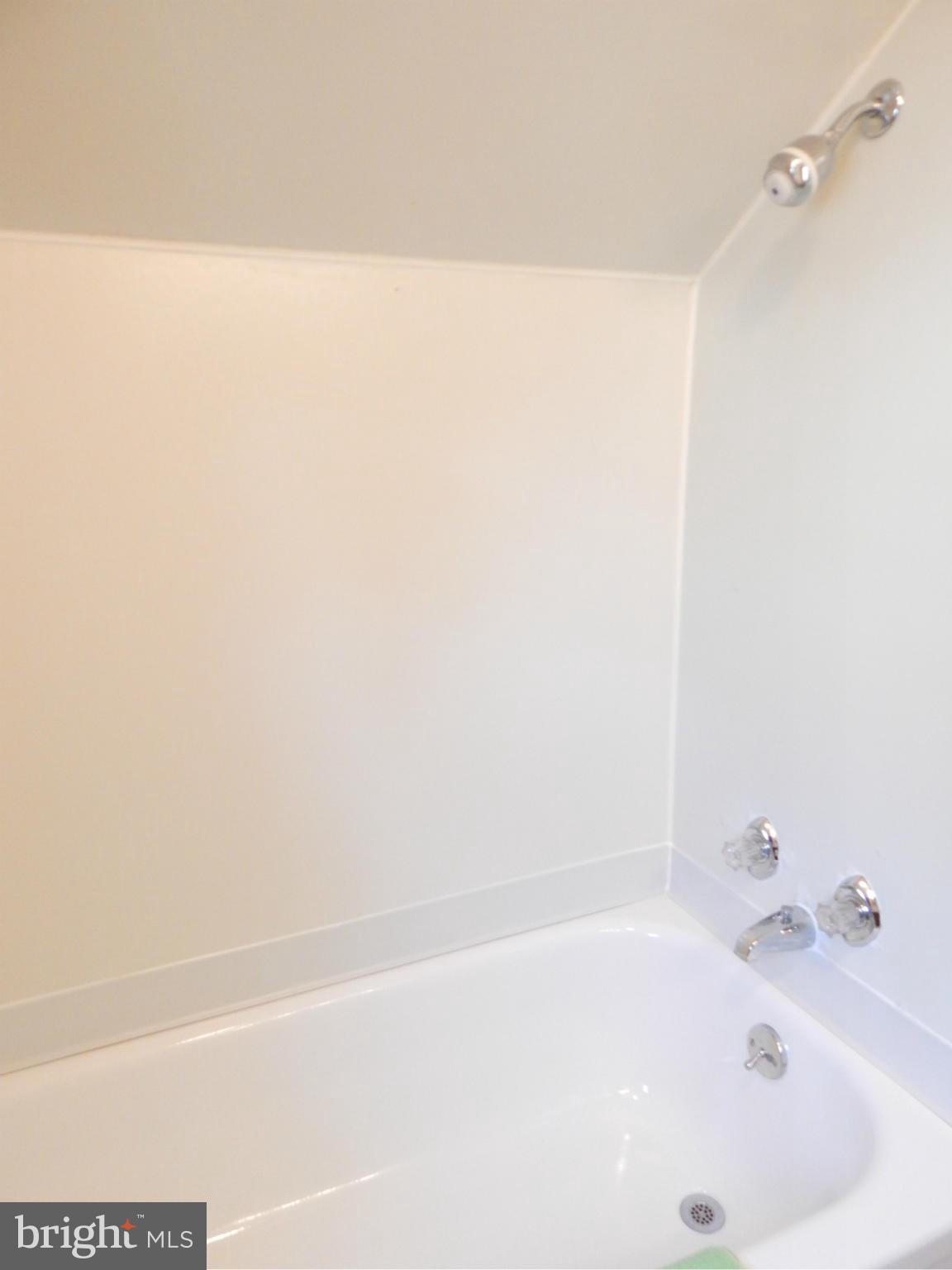 1258 Greystone Road Baltimore, MD 21227 - Photo 21 of 24 Bath