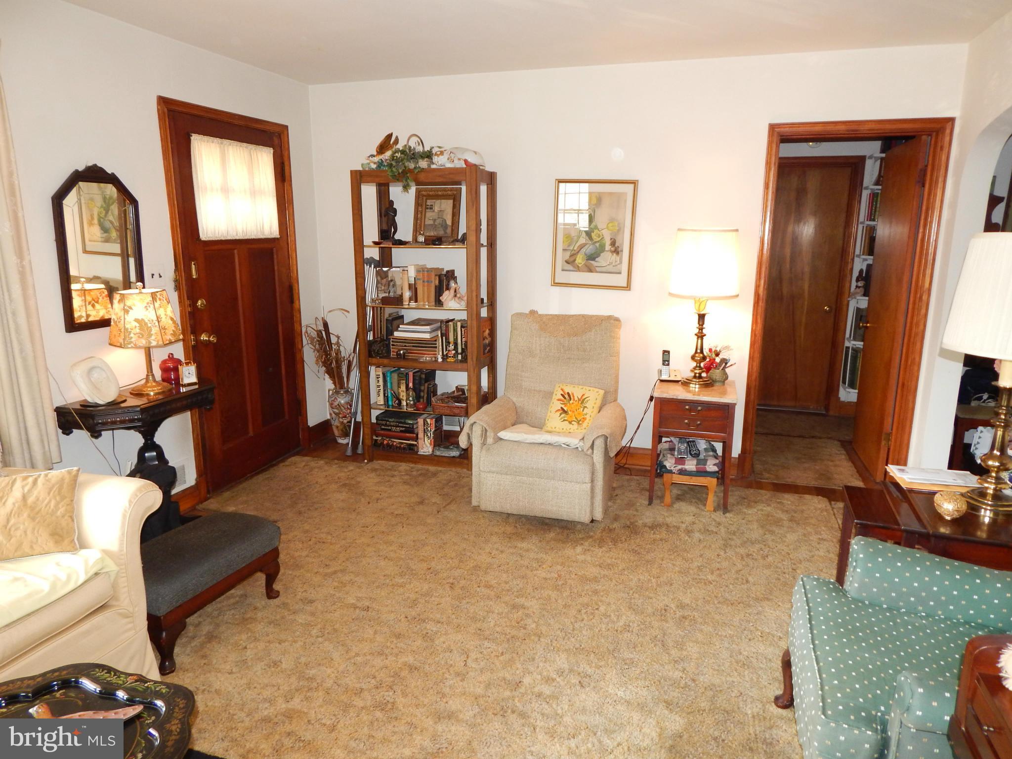1258 Greystone Road Baltimore, MD 21227 - Photo 9 of 24 Living Room