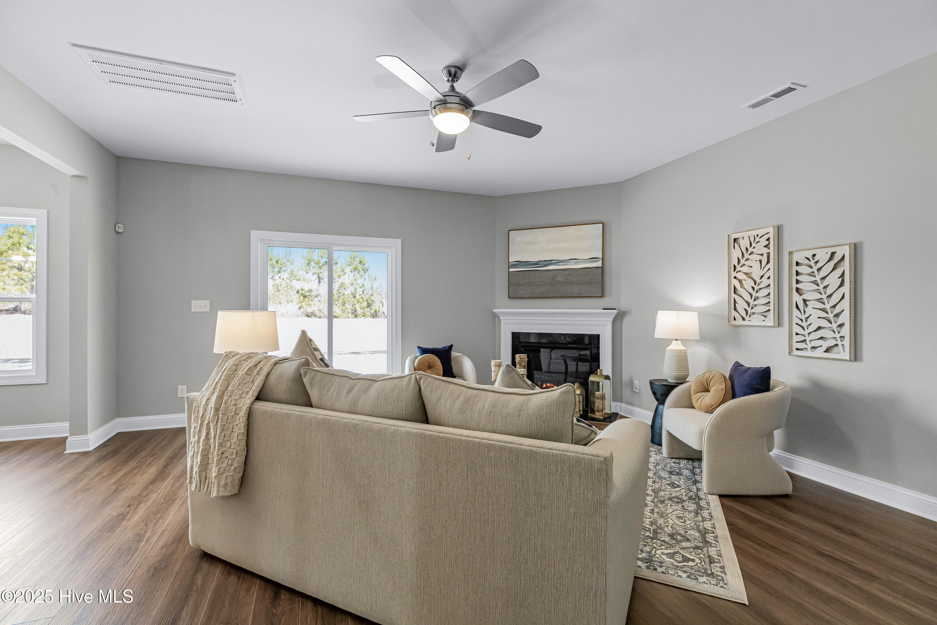 244 Clear View School Road Jacksonville, NC 28540 - Photo 16 of 67 Great Room