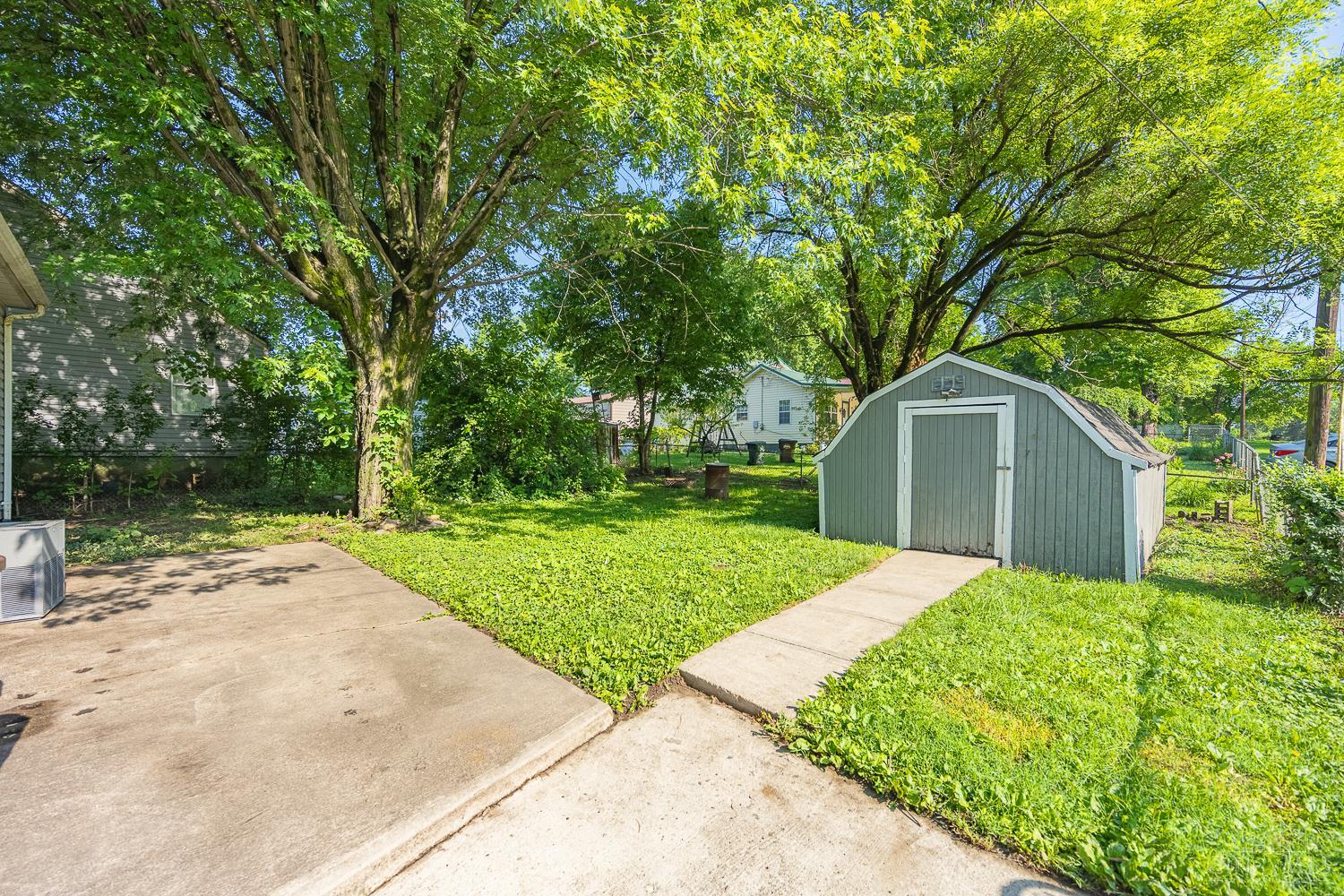 2213 Oxford State Road Middletown, OH 45044 - Photo 4 of 10