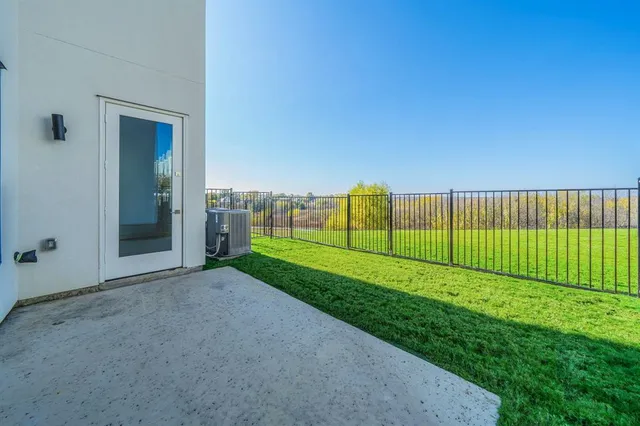 $1,199,900 | 4905 Blaynes View Drive, The Colony, TX 75056