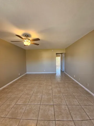 $1,350 | 114 Norwich East, West Palm Beach, FL 33417