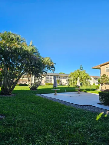 $1,350 | 114 Norwich East, West Palm Beach, FL 33417