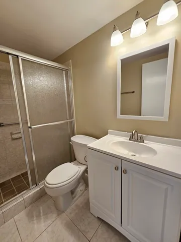 $1,350 | 114 Norwich East, West Palm Beach, FL 33417