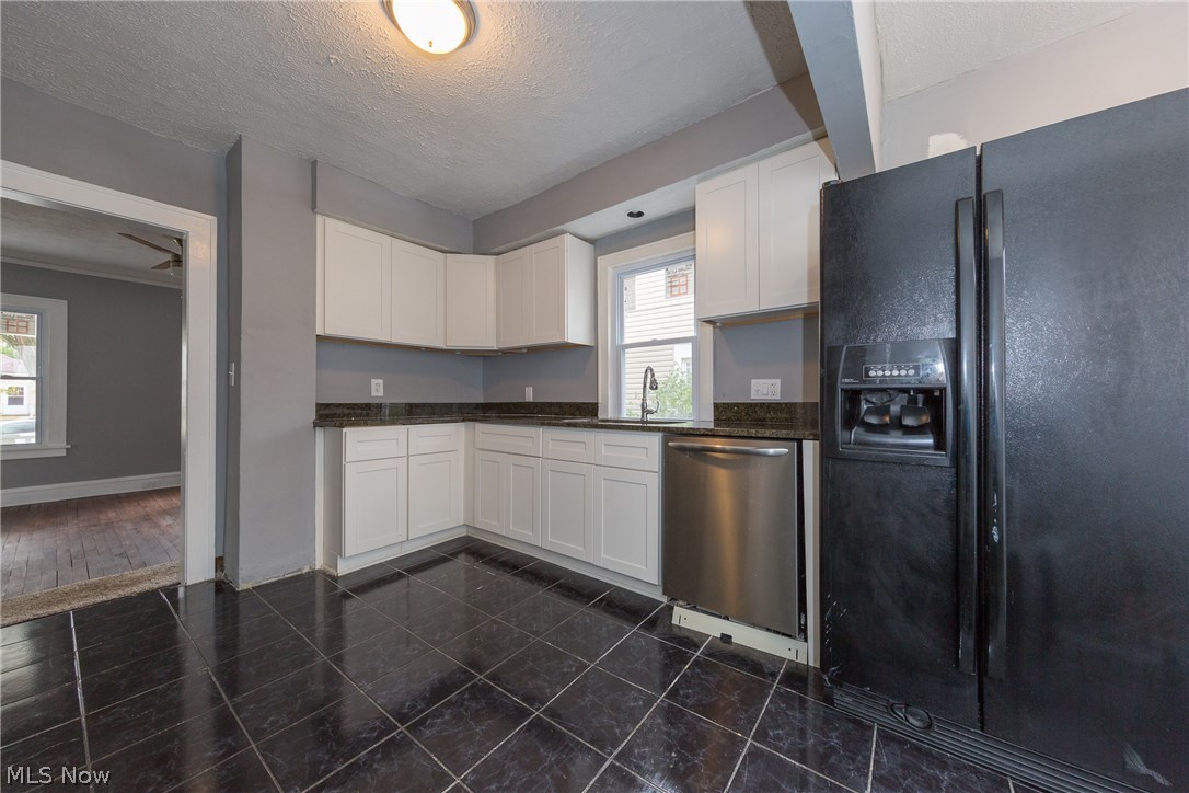 13379 Cedar Road Cleveland Heights, OH 44118 - Photo 9 of 27