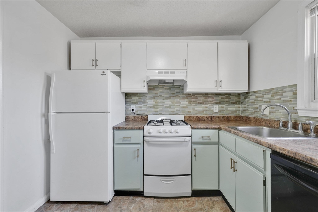 524 Cold Spring Avenue, Unit 2A West Springfield, MA 01089 - Photo 6 of 25
