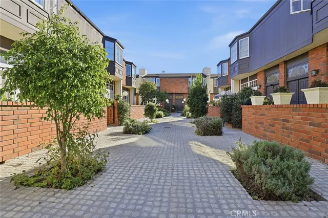 $799,000 | 5420 Lindley Avenue, Unit 7, Encino, CA 91316