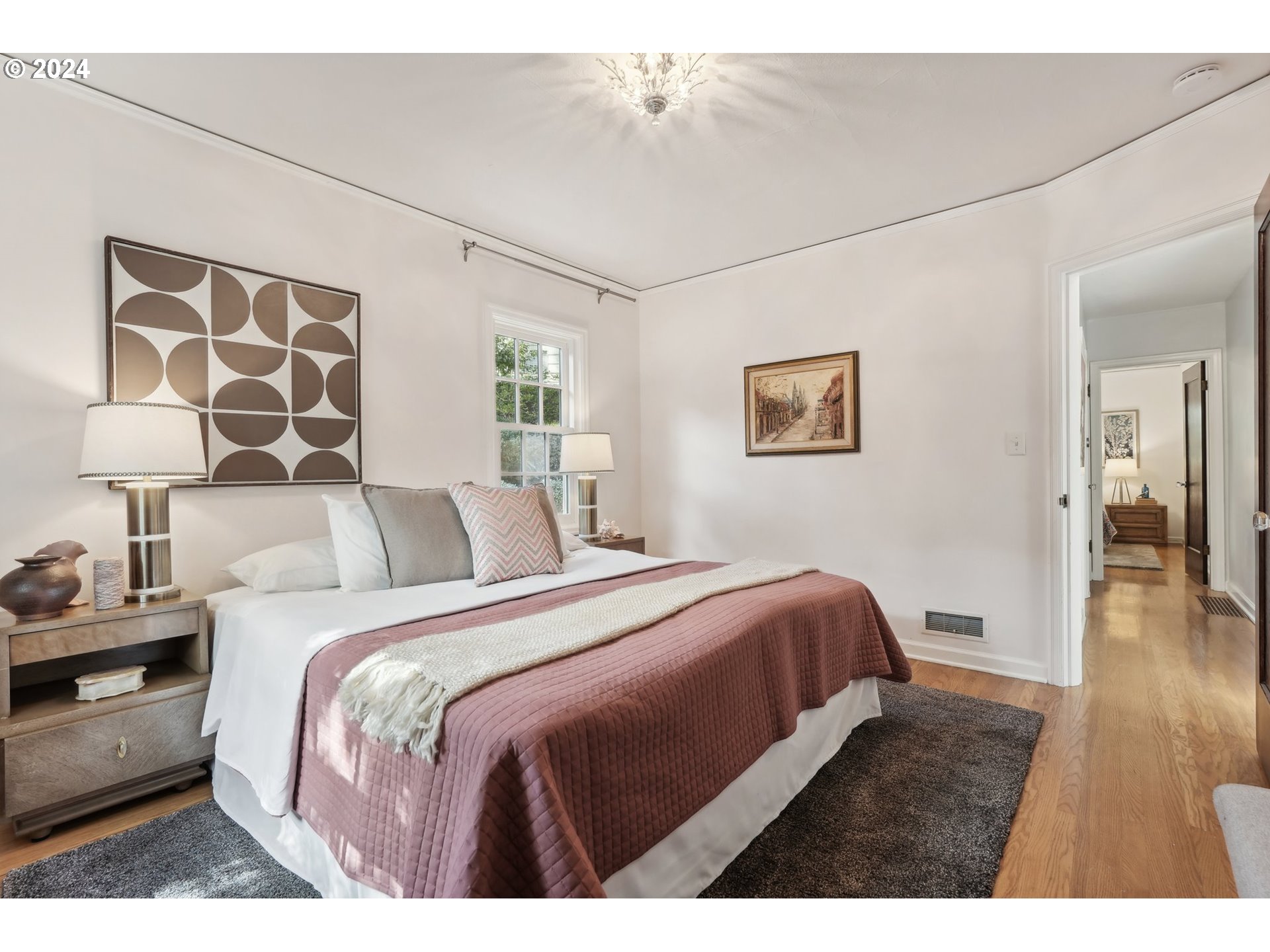 906 Southwest Chestnut Street Portland, OR 97219 - Photo 15 of 44 Gallery Image 15