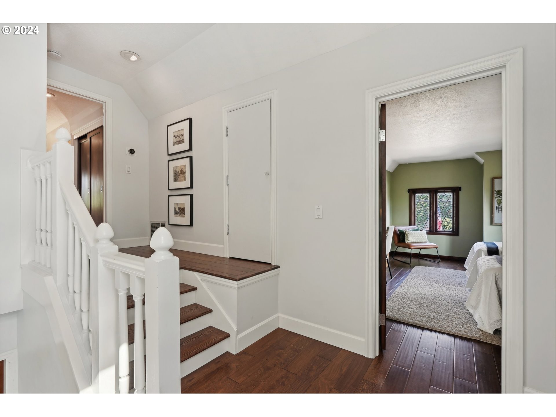 906 Southwest Chestnut Street Portland, OR 97219 - Photo 18 of 44 Gallery Image 18