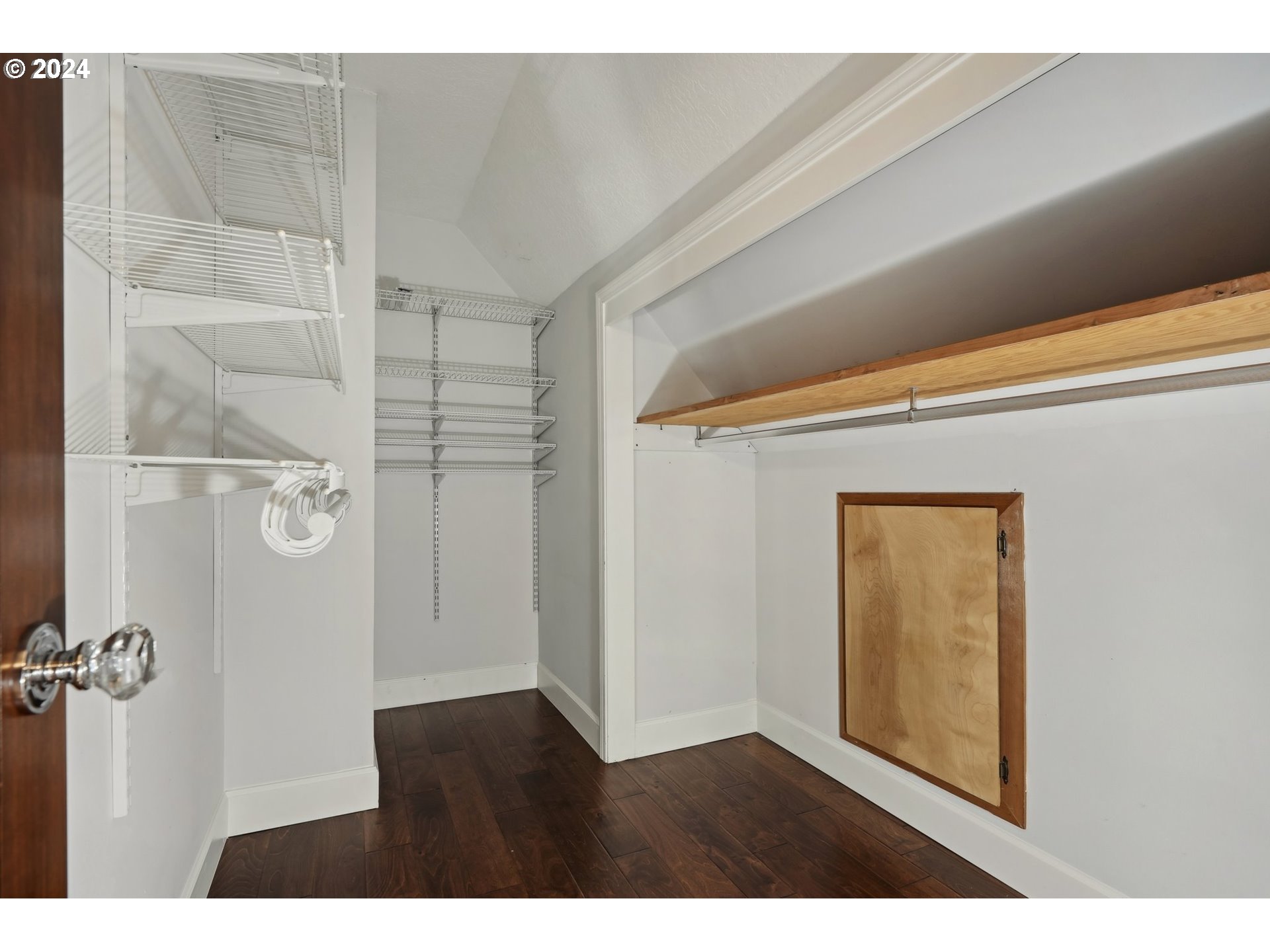 906 Southwest Chestnut Street Portland, OR 97219 - Photo 23 of 44 Gallery Image 23
