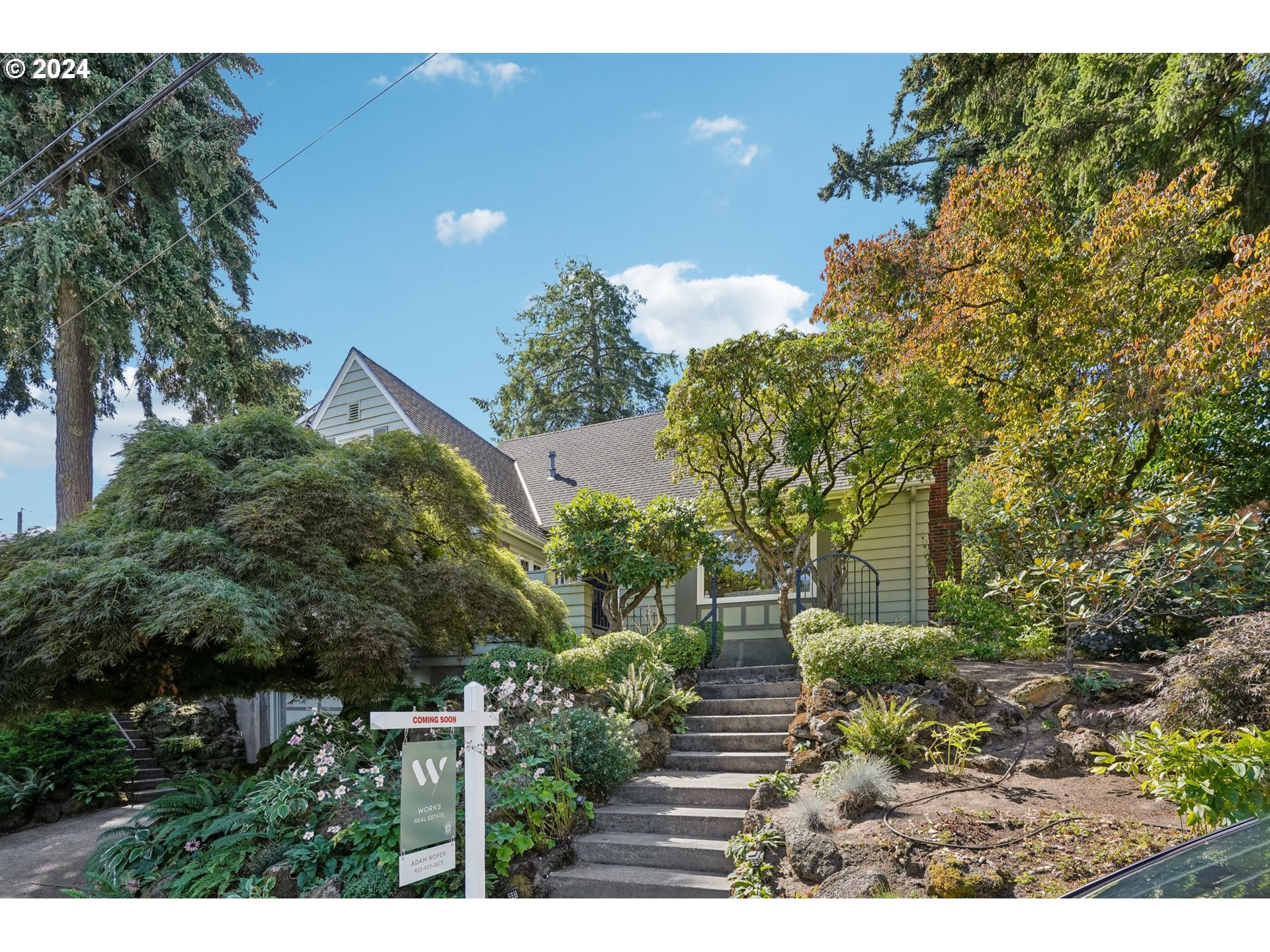 906 Southwest Chestnut Street Portland, OR 97219 - Photo 3 of 44 Gallery Image 3