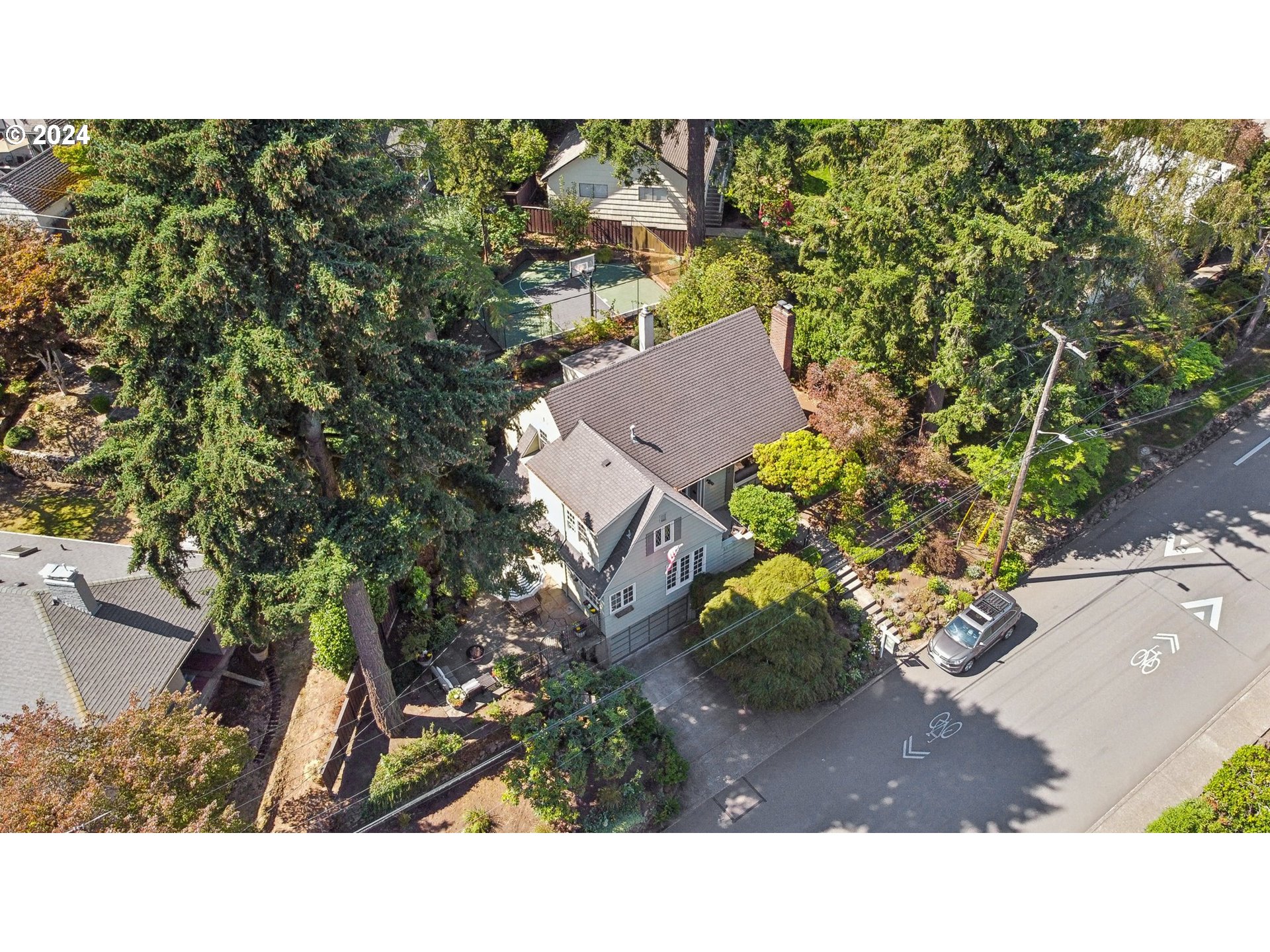 906 Southwest Chestnut Street Portland, OR 97219 - Photo 40 of 44 Gallery Image 40