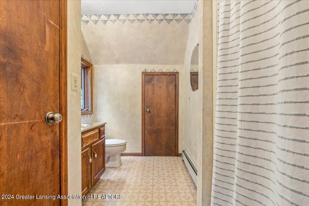 823 Wolverine Road Mason, MI 48854 - Photo 25 of 47 Bathroom