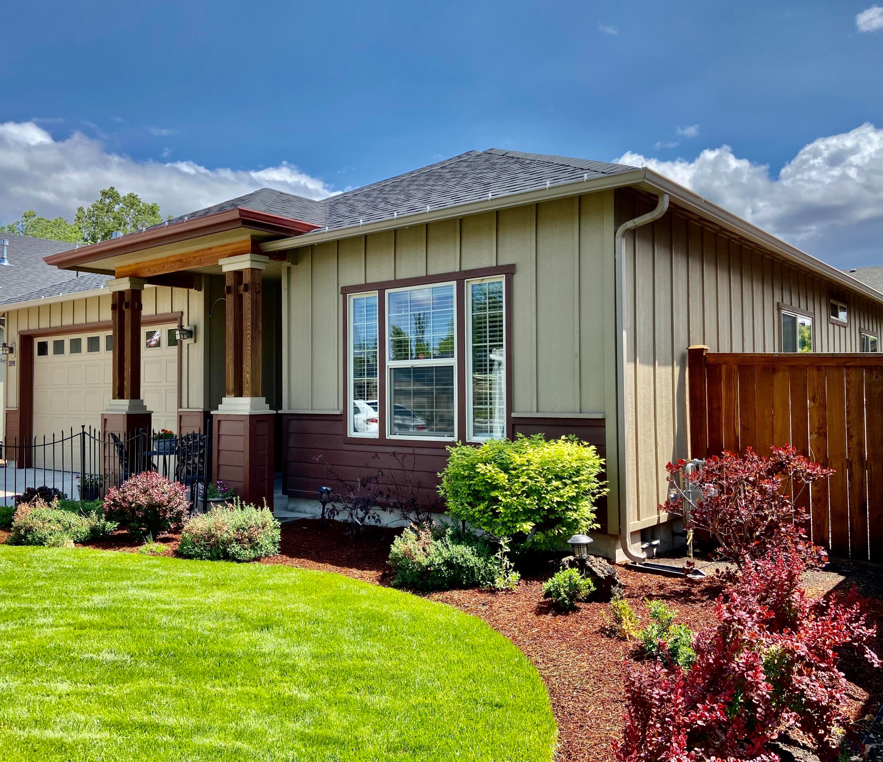 3191 Yellow Ribbon Drive Bend, OR 97701 - Photo 1 of 19 Front