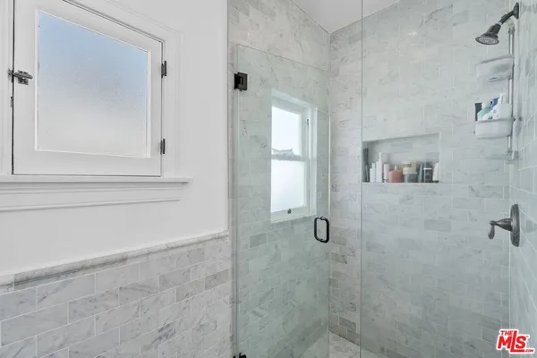 $1,599,000 | 1117 South Manhattan Place, Los Angeles, CA 90019
