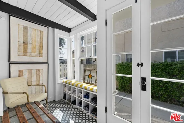 $1,599,000 | 1117 South Manhattan Place, Los Angeles, CA 90019