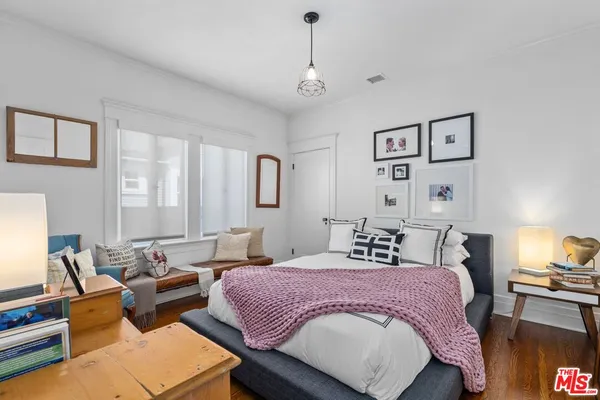$1,599,000 | 1117 South Manhattan Place, Los Angeles, CA 90019