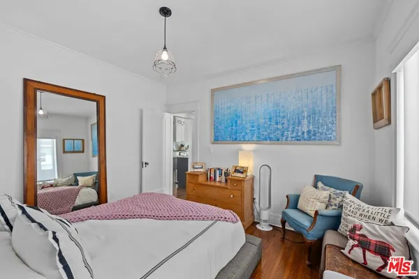$1,599,000 | 1117 South Manhattan Place, Los Angeles, CA 90019