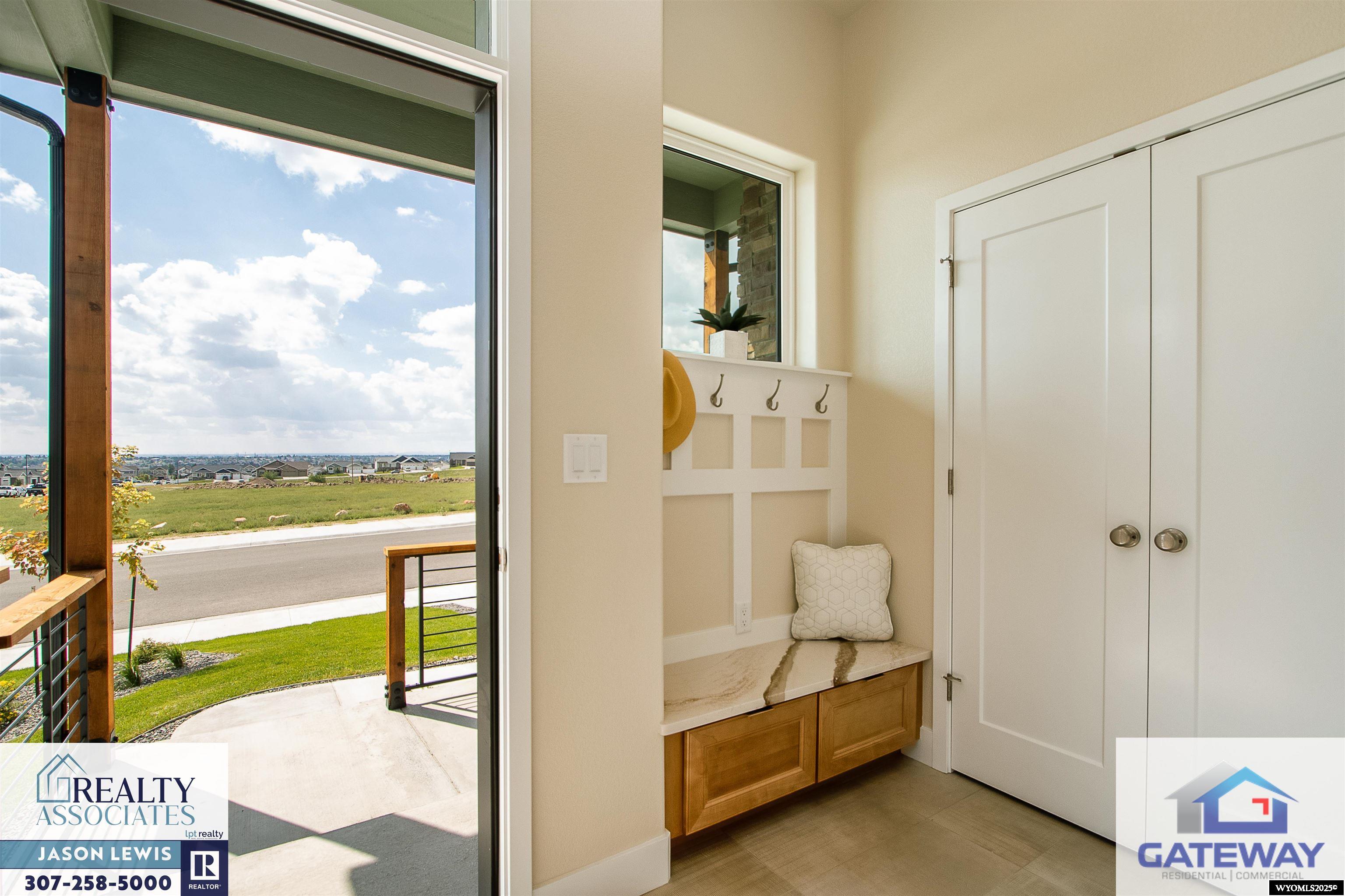 2764 Berkshire Way Casper, WY 82609 - Photo 4 of 30