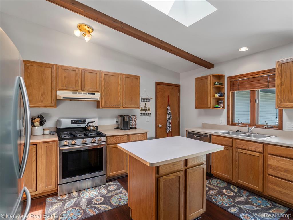 2807 Hartline Drive Rochester Hills, MI 48309 - Photo 10 of 35