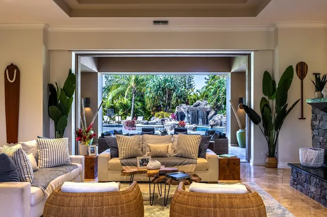 $9,900,000 | 223 Plantation Club Drive, Unit 14, Lahaina, HI 96761