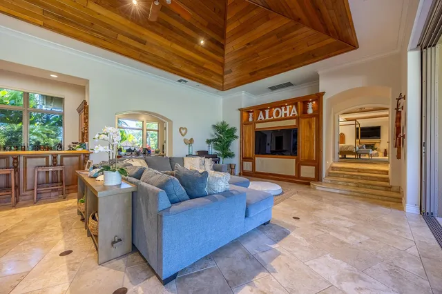 $9,900,000 | 223 Plantation Club Drive, Unit 14, Lahaina, HI 96761