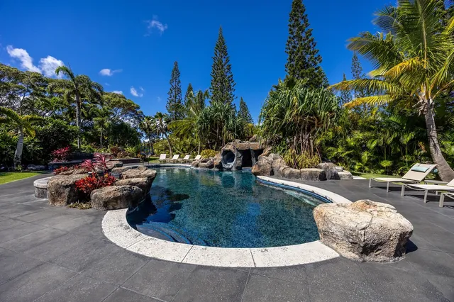 $9,900,000 | 223 Plantation Club Drive, Unit 14, Lahaina, HI 96761